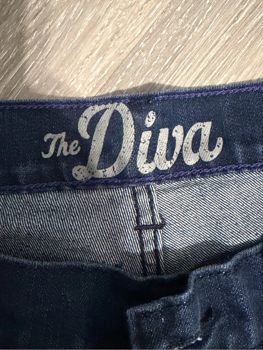 Old Navy “The Diva” Dark Blue Flare Jeans size 8 - Picture 2 of 4